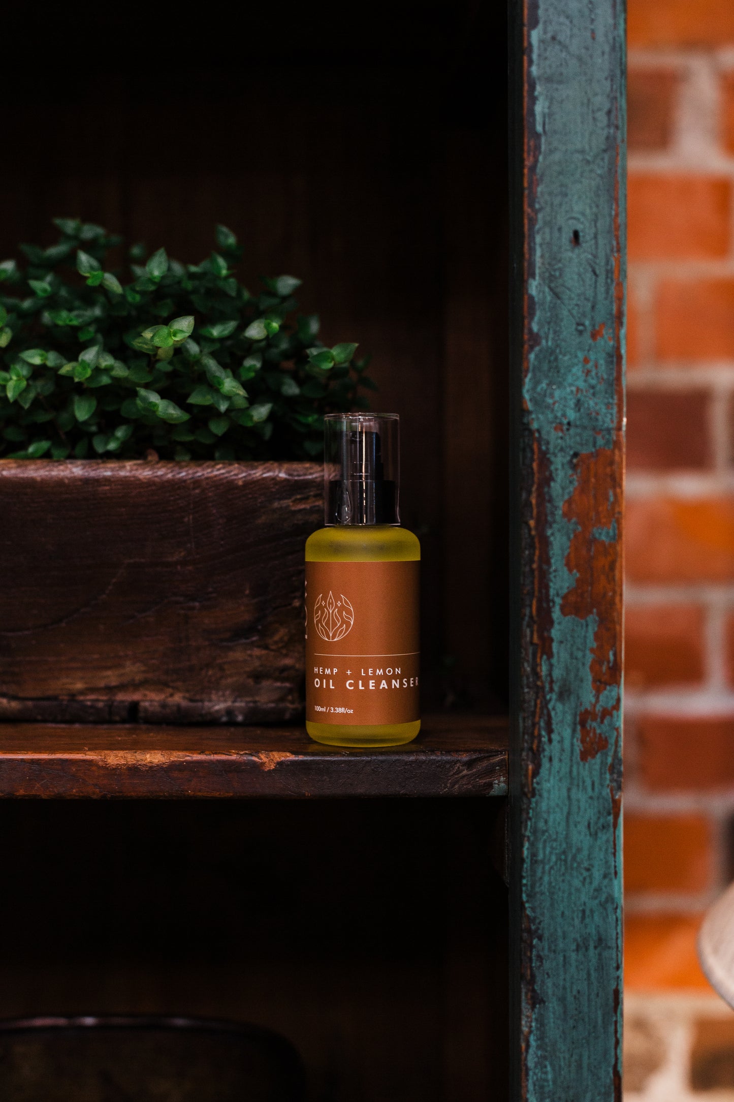 HEMP AND LEMON OIL CLEANSER 100ML